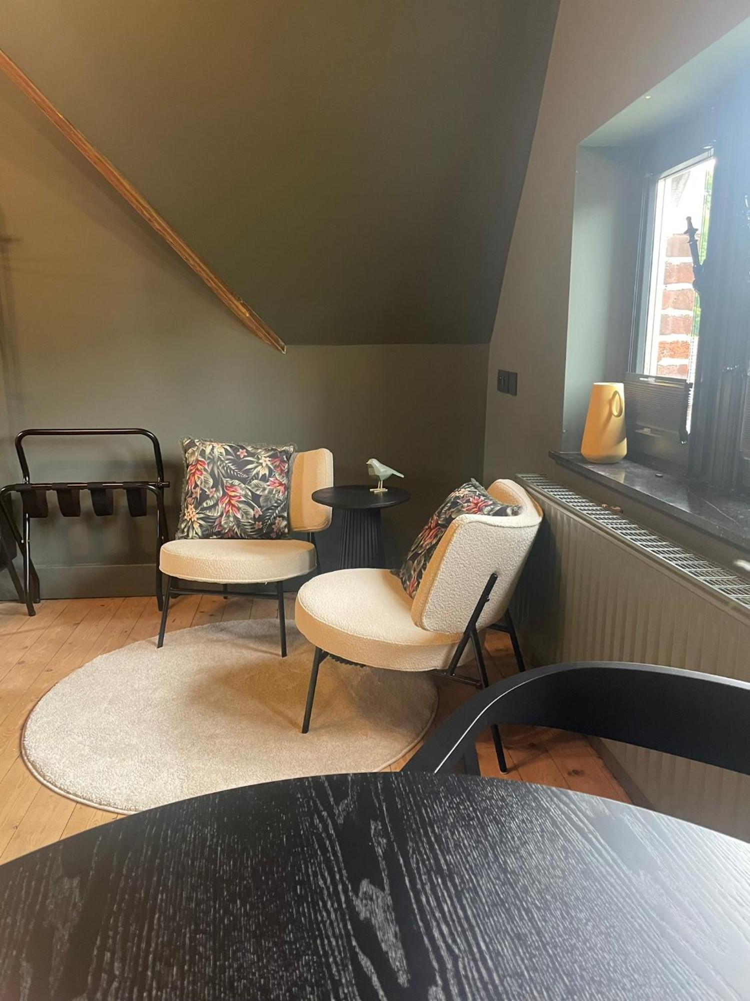 B&B Het Notarishuis - Authentiek Verblijf Nabij Maastricht Voeren Exterior foto