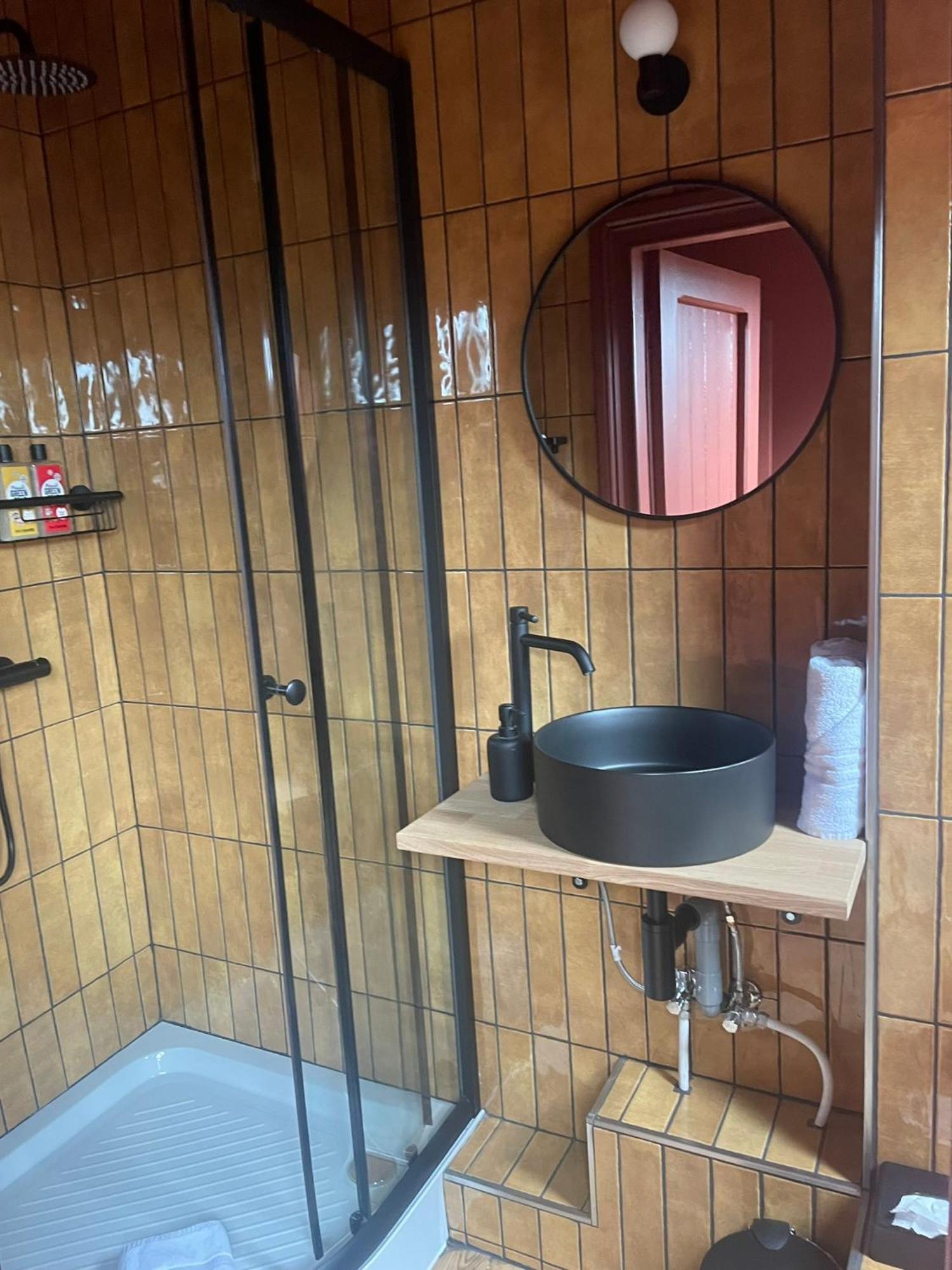B&B Het Notarishuis - Authentiek Verblijf Nabij Maastricht Voeren Exterior foto